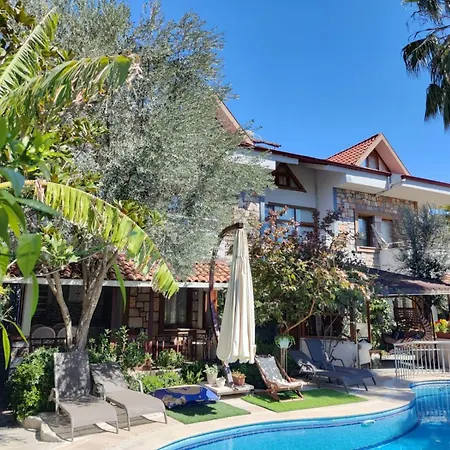 Jasmin Apartahotel 3*