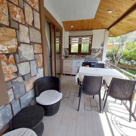 Jasmin Aparthotel 2*